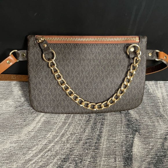 Michael Kors pull chain belt bag - Picture 5 of 9